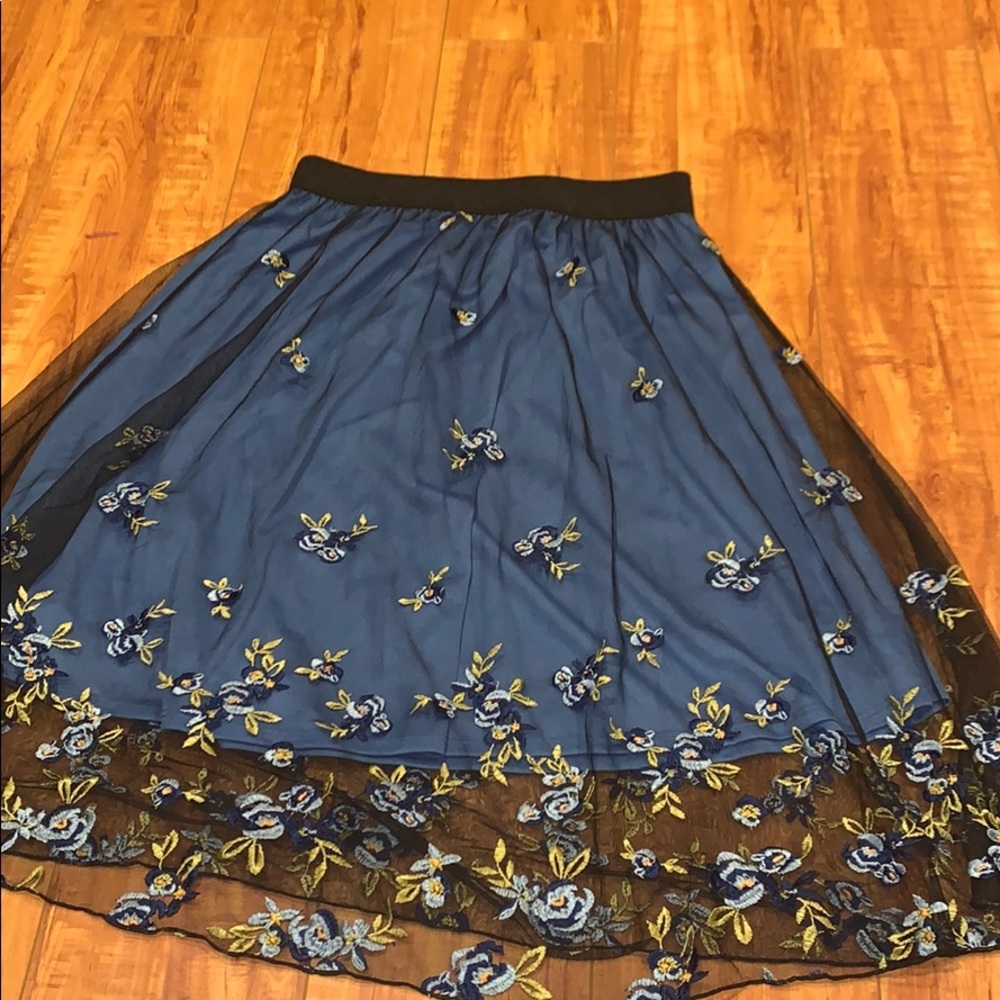 Lularoe embroidered Lola